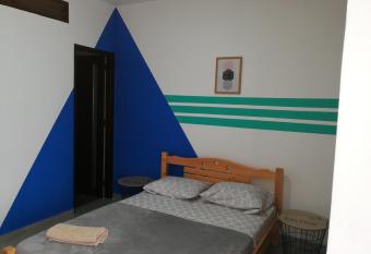 338 Home Hosting has Balcony rooms