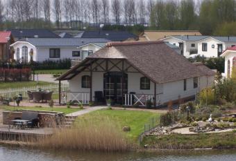 Hoeve de Zeeanjelier allows 18 year olds to book a room