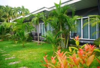 Marisa Garden Bungalow allows 18 year olds to book a room