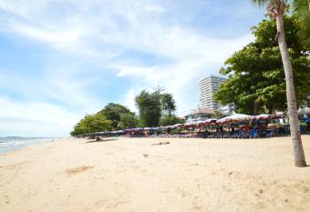 D.D. Inn Beach Guesthouse allows 18 year olds to book a room