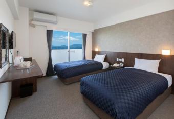 Global Resort Miyajima View has rooms with a private hot tub