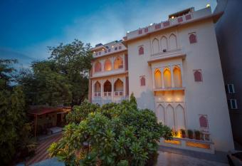 Hotel H R Palace has Balcony rooms