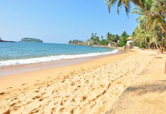 Ypsylon Tourist Resort has Balcony rooms