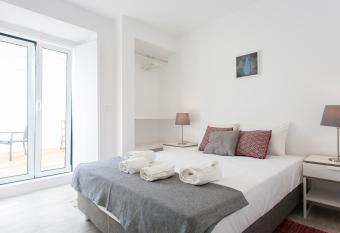 Castelo Pic  o Apartments has Balcony rooms