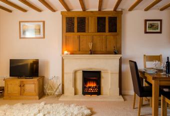 Old Mill Barn has Balcony rooms