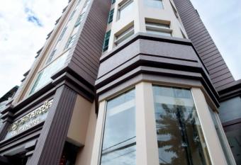 Salita Hotel allows 18 year olds to book a room