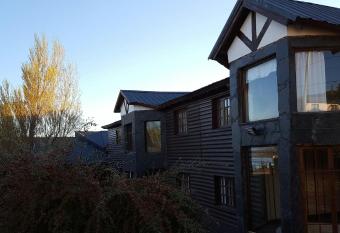 Hosteria Vientos Del Sur allows 18 year olds to book a room