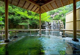 Yushi Chikumakan allows 18 year olds to book a room