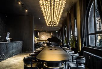 Black Hotels K  ln allows 18 year olds to book a room