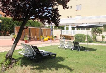 Estrella de Mar Youth Hostel has Balcony rooms