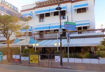 Hotel Udinese da Aldo allows 18 year olds to book a room