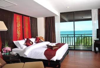 Royal Thai Pavilion Jomtien Hotel has Balcony rooms