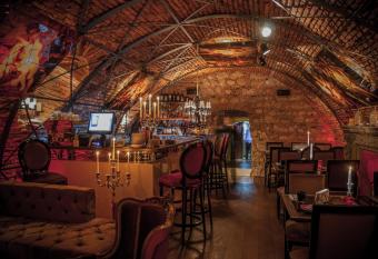 Casa Albert Boutique & Restaurant allows 18 year olds to book a room