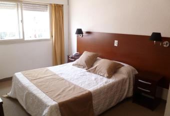 Punta del Este Shelton Hotel has rooms with a private hot tub