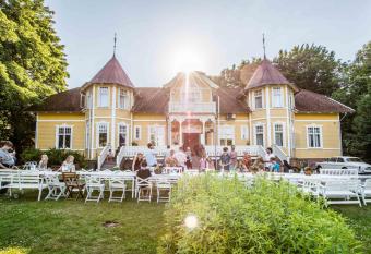 STF Villa S  der  sen B&B has Balcony rooms