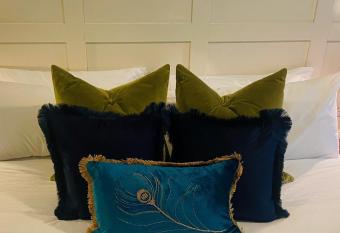 The Red Admiral Gosforth CA20 1BP allows 18 year olds to book a room