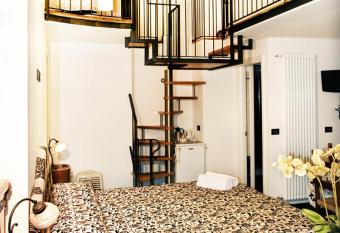 Affittacamere Monterosso 5 Terre allows 18 year olds to book a room