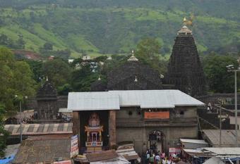 Hotel Sai Yatri has Smoking rooms