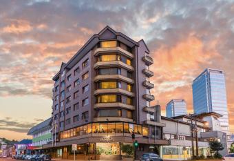 Hotel Don Luis Puerto Montt allows 18 year olds to book a room