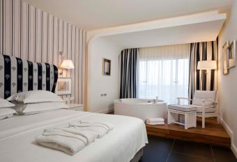 Shalom Hotel & Relax - an Atlas Boutique Hotel allows 18 year olds to book a room