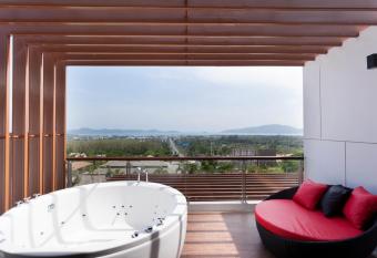 Chalong Chalet Resort has Balcony rooms