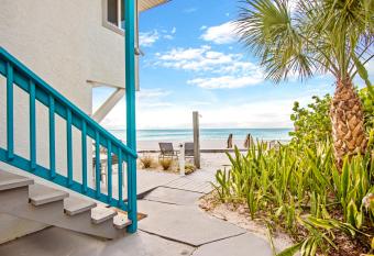 Island House has Balcony rooms