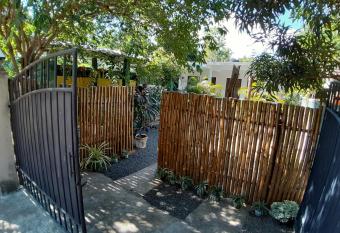 Golden Pearl Safari Villa allows 18 year olds to book a room