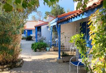 Hotel Des 4 Vents allows 18 year olds to book a room