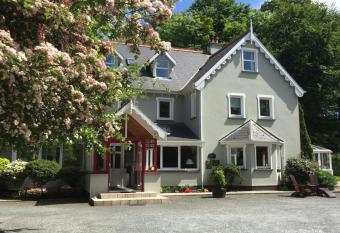 Gleann Fia Country House allows 18 year olds to book a room