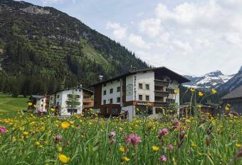 Pension Cafe Fritz has Balcony rooms