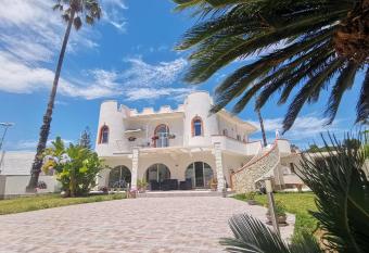 Villa Marika con Piscina has Balcony rooms