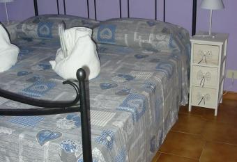 La rosa sul lago has Balcony rooms