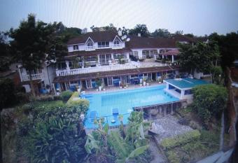 Hotel Restaurant Hellenique Appartements allows 18 year olds to book a room