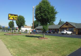 Budget Inn Tonawanda has Smoking rooms