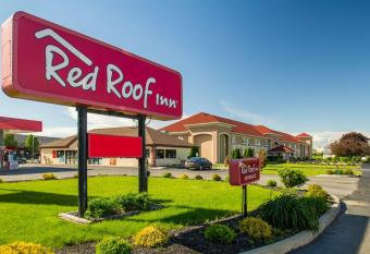 Red Roof Inn Batavia allows 18 year olds to book a room