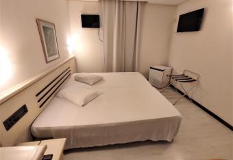 Granville Hotel allows 18 year olds to book a room