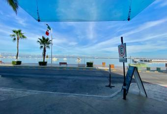 Seven Crown La Paz Malecon has Balcony rooms