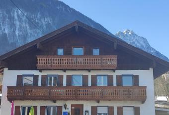 Landhaus Gra  mann has Balcony rooms