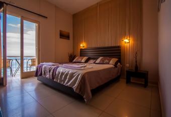 Plaza has Balcony rooms