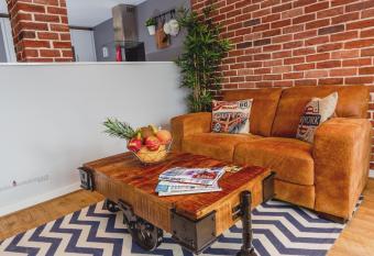 Hotel Apartments ByDesign has Balcony rooms