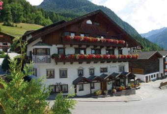 Hotel Lammwirt has Balcony rooms