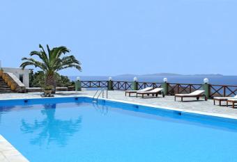 Carlo Bungalows has Balcony rooms