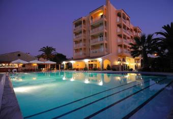 Sunset Hotel has Balcony rooms