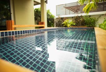 The Suvarnabhumi Apartment has Balcony rooms