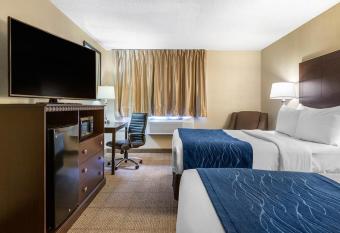 Comfort Inn Grand Rapids Airport has Balcony rooms