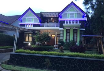 Eton Asia Kota Bunga Villas allows 18 year olds to book a room