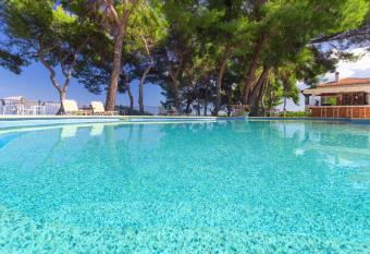 Evripidis Hotel has Smoking/Balcony rooms