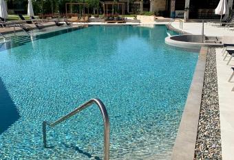 Nostos Hotel allows 18 year olds to book a room