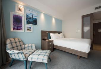 Hampton By Hilton Edinburgh West End allows 18 year olds to book a room