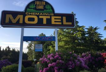 Fuller Lake Chemainus Motel allows 18 year olds to book a room